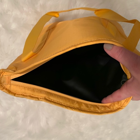 🌻Victoria’s Secret Pink - Cooler Tote Yellow🌻 Beach or Spring Break Ready - Picture 6 of 7